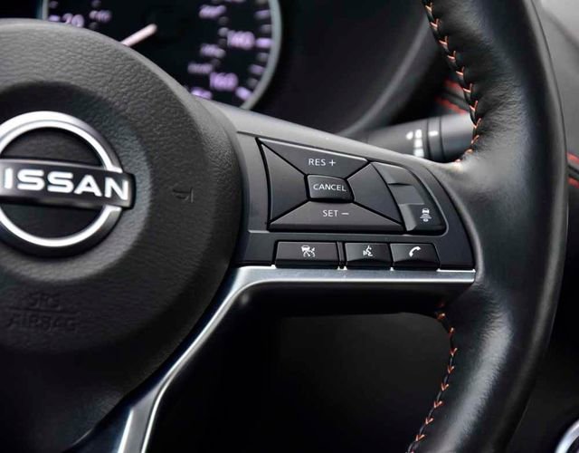 Used 2025 Nissan Sentra SR w/ SR Premium Package image 18