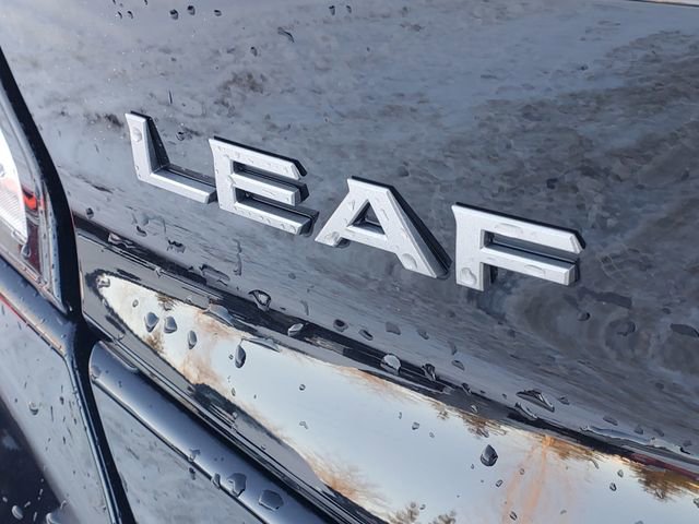 Used 2025 Nissan Leaf S image 27