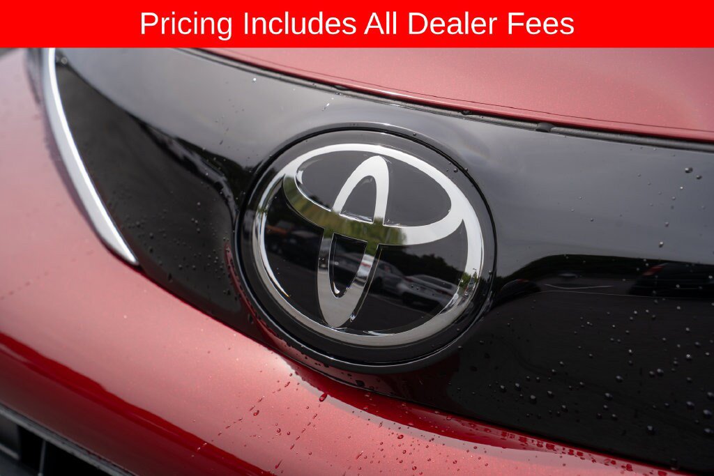 New 2026 Toyota Sienna Limited FWD image 3