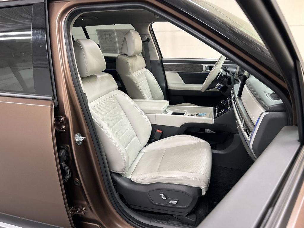 Used 2024 Hyundai Santa Fe Limited AWD/4WD image 25