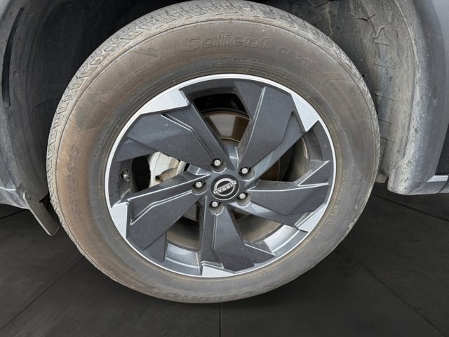 Used 2025 Nissan Rogue SV AWD/4WD image 9