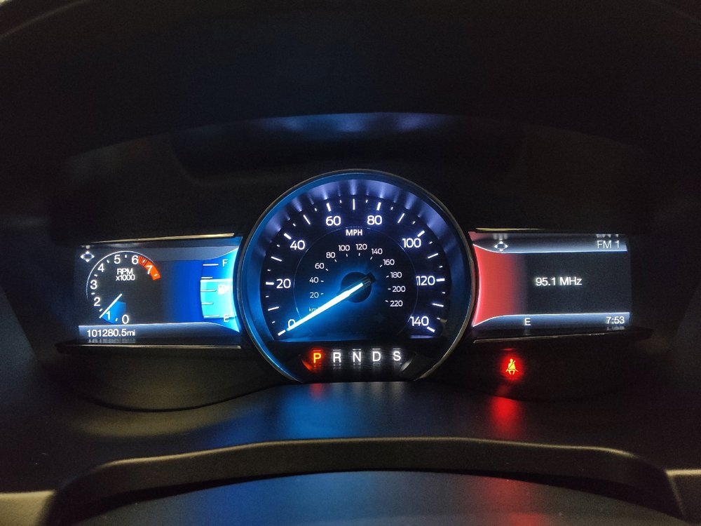 Used 2018 Ford Explorer XLT w/ Equipment Group 202A AWD/4WD image 23