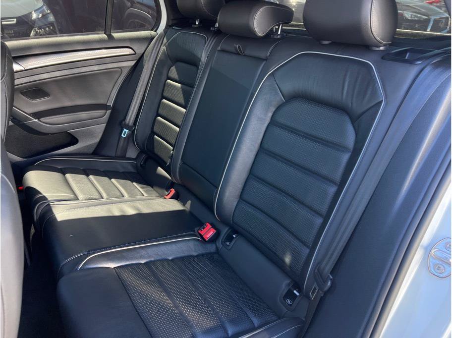 Used 2018 Volkswagen Golf R 4-Door AWD/4WD image 9