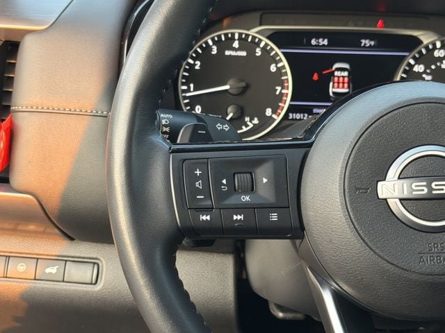Used 2025 Nissan Pathfinder SL FWD image 27