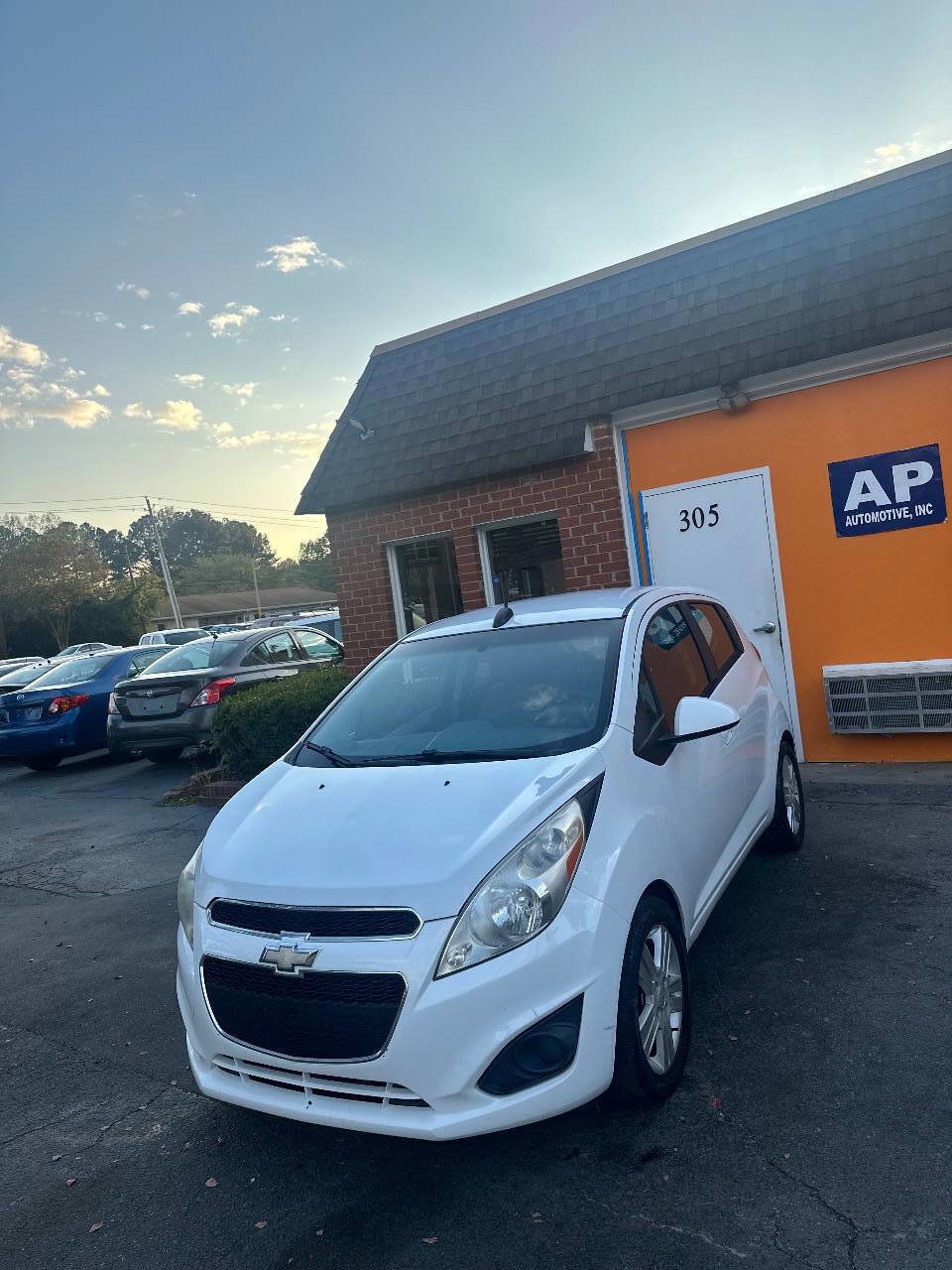 Used 2015 Chevrolet Spark LT image 2