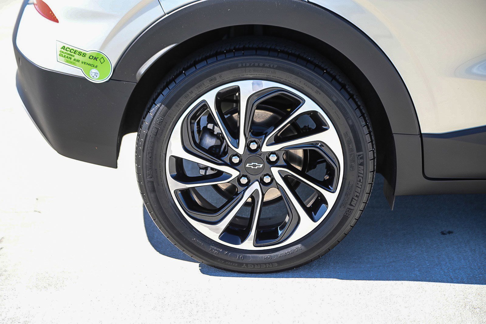 Used 2023 Chevrolet Bolt EUV Premier image 11