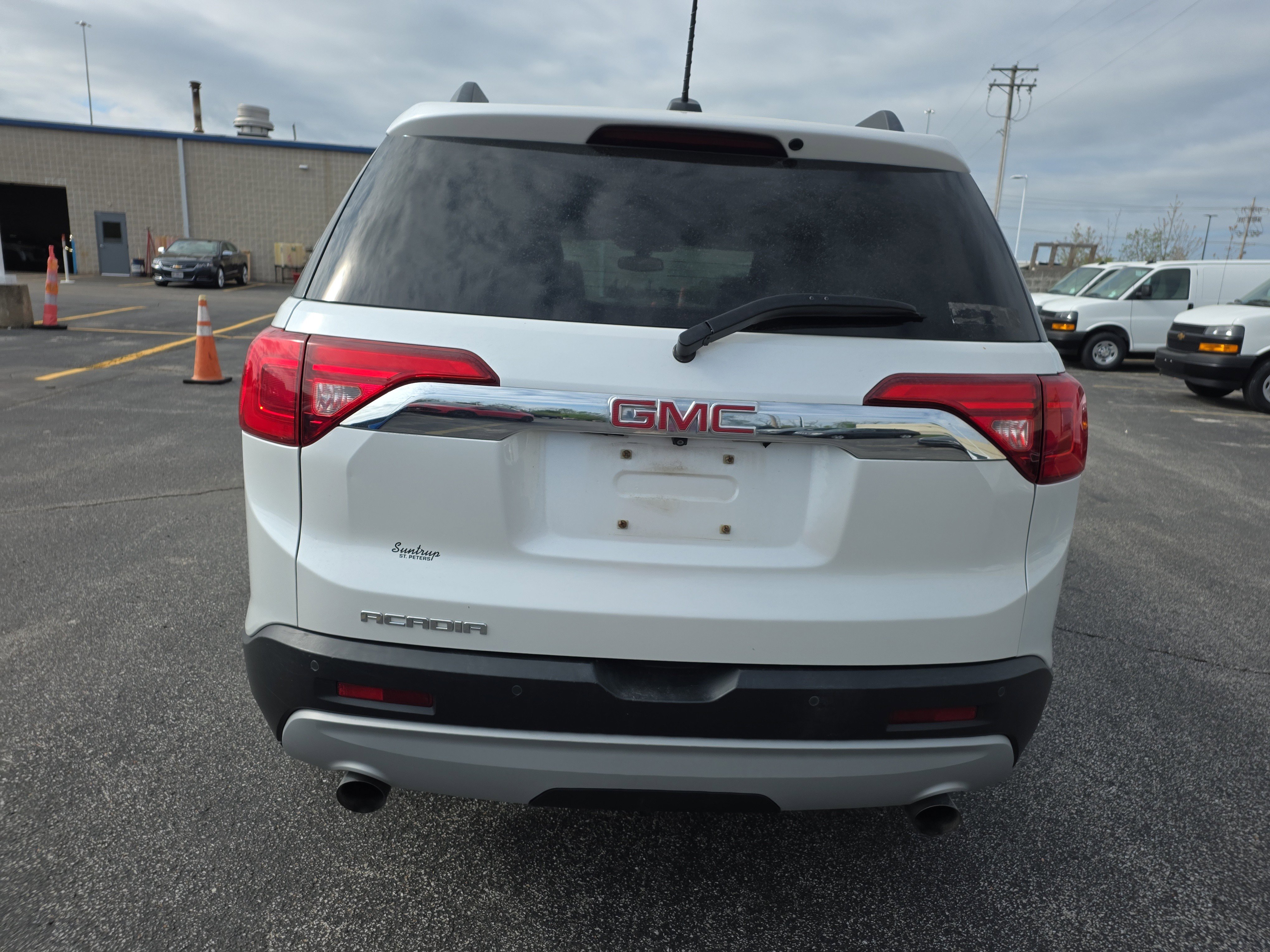 Used 2017 GMC Acadia SLT image 4