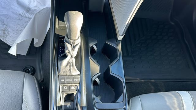 Used 2025 Toyota Camry SE w/ Multimedia Upgrade Package image 21