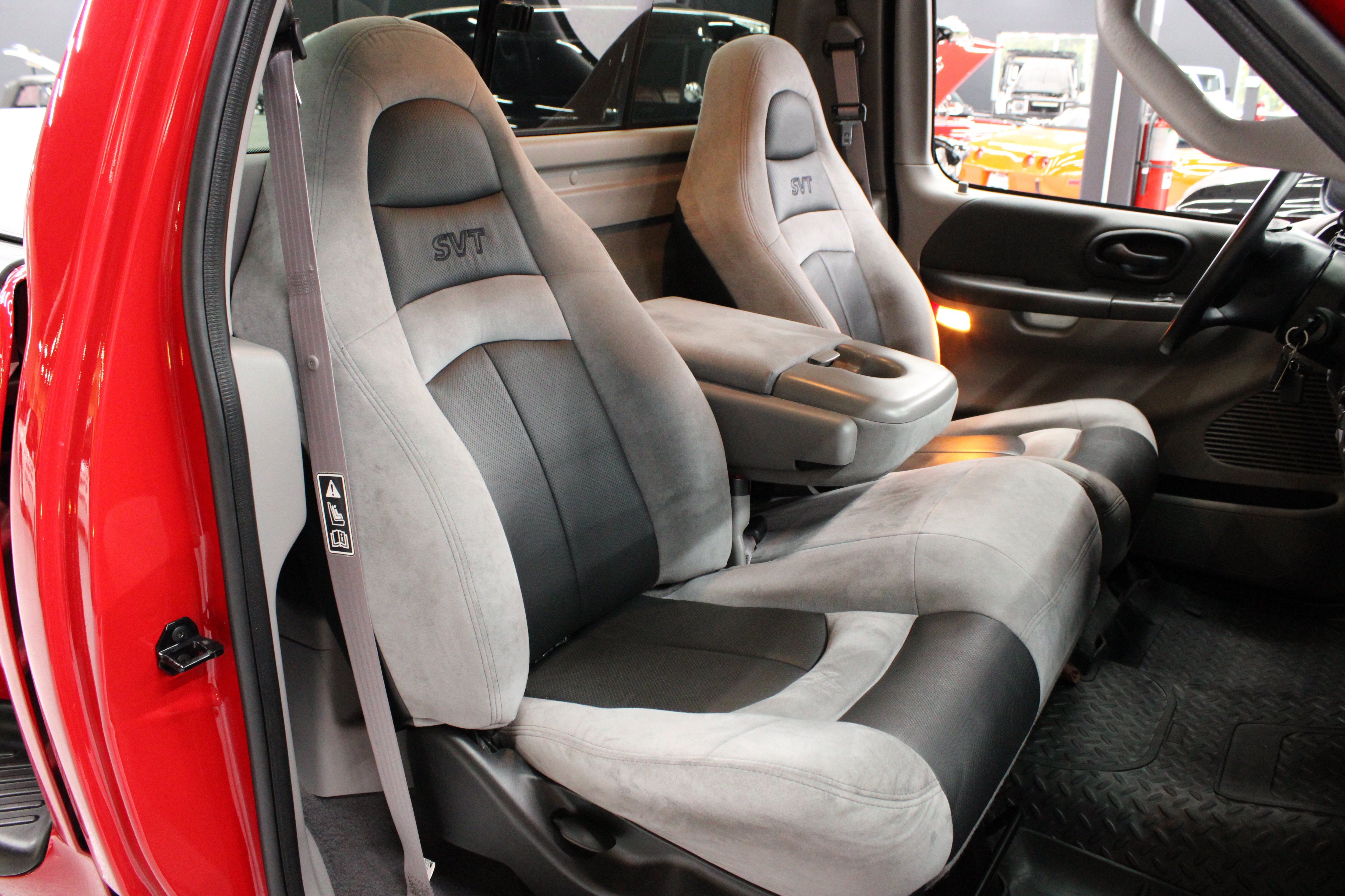 Used 1999 Ford F150 Lightning RWD image 18