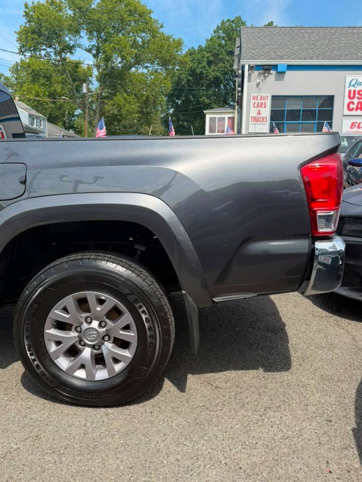 Used 2017 Toyota Tacoma SR5 w/ Tow Package AWD/4WD image 15