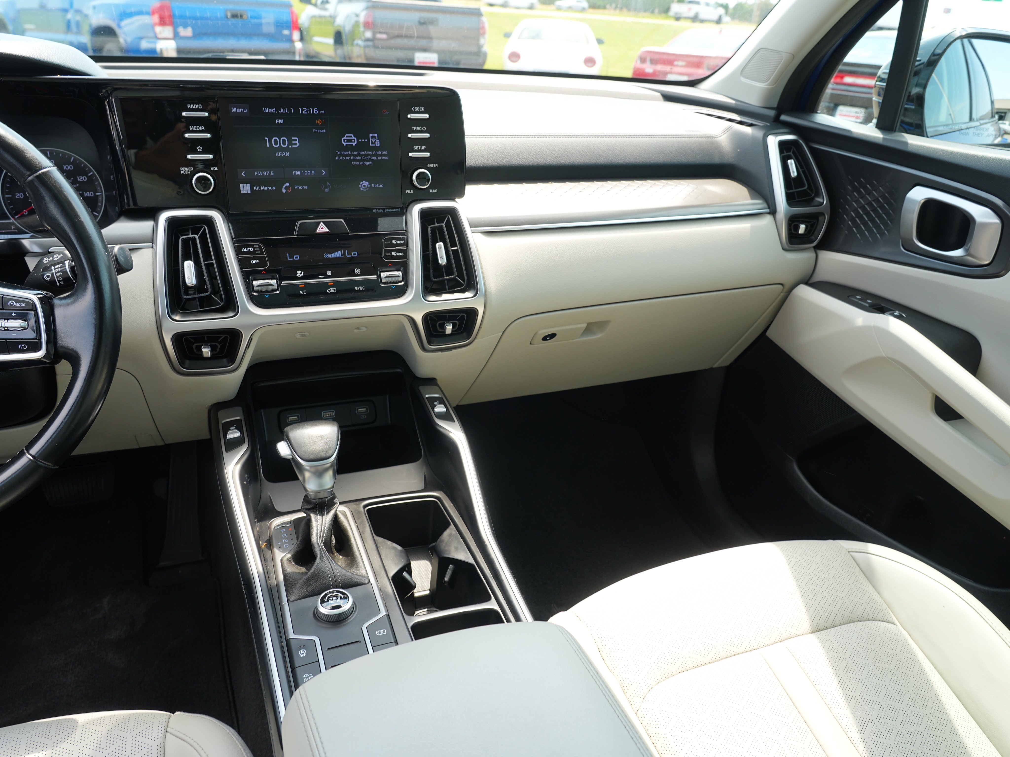 Used 2021 Kia Sorento S w/ Panoramic Sunroof Package FWD image 21