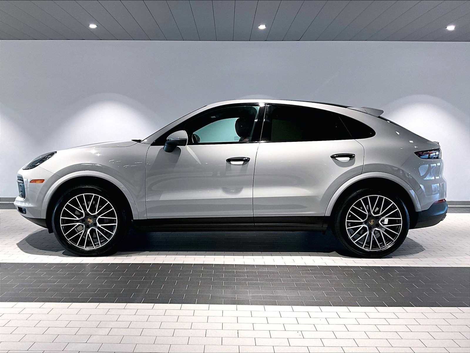 Used 2022 Porsche Cayenne S image 2