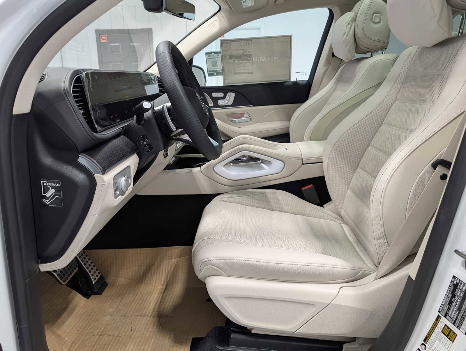 New 2026 Mercedes-Benz GLS 450 4MATIC image 4