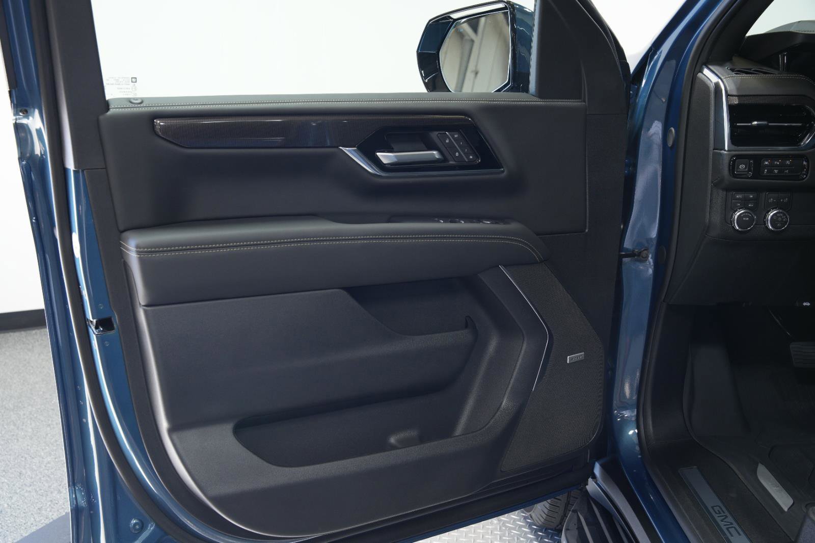 New 2026 GMC Yukon Elevation image 20