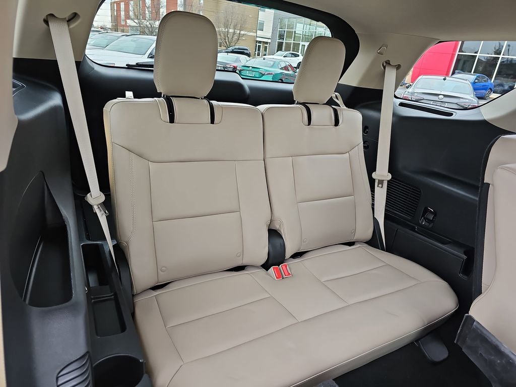 Used 2022 Ford Explorer XLT w/ Equipment Group 202A image 12