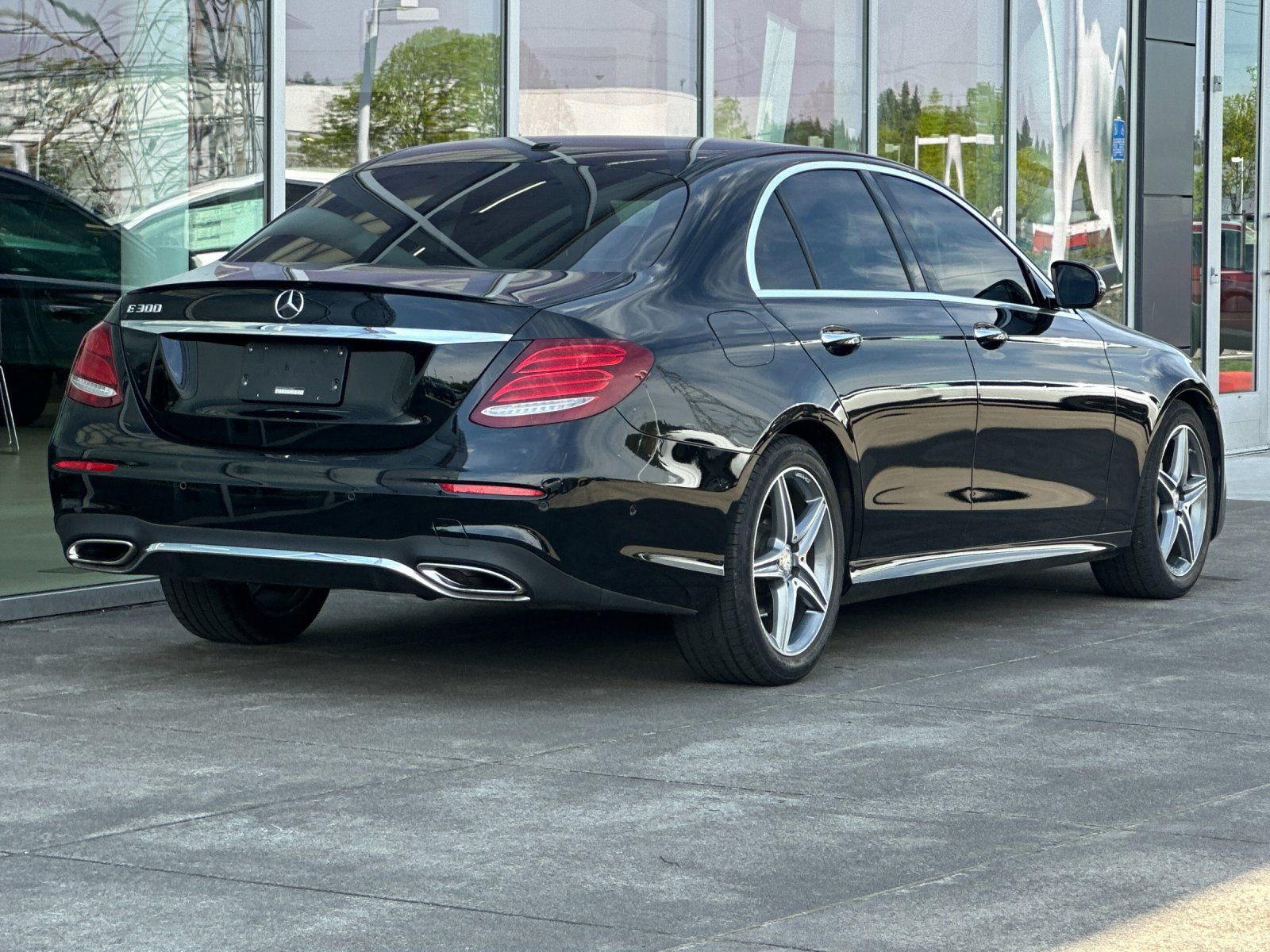 Used 2017 Mercedes-Benz E 300 image 3