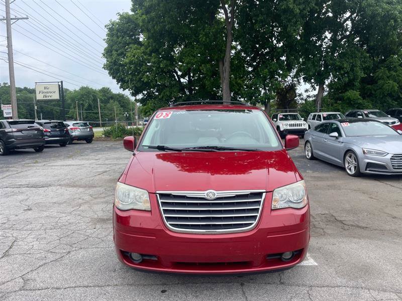 Used 2008 Chrysler Town & Country Touring FWD image 2