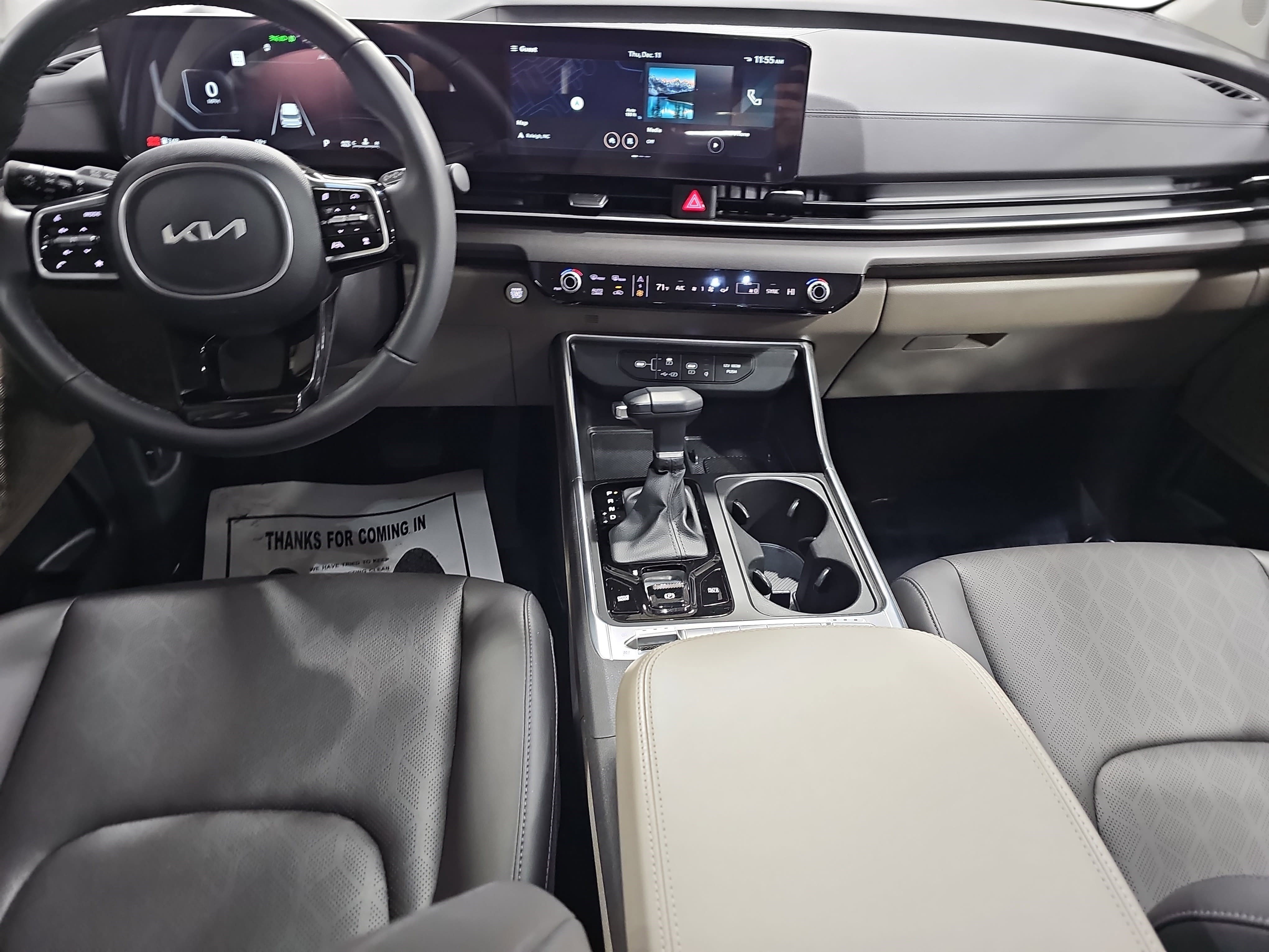 Used 2025 Kia Carnival SX image 9