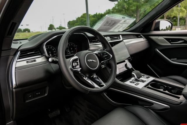 Used 2026 Jaguar F-PACE R-Dynamic S AWD/4WD image 2