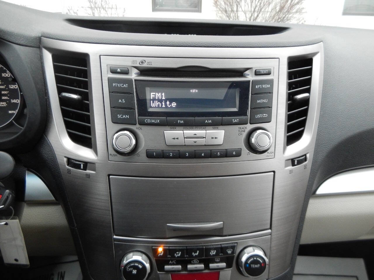 Used 2013 Subaru Outback 2.5i Premium AWD/4WD image 38