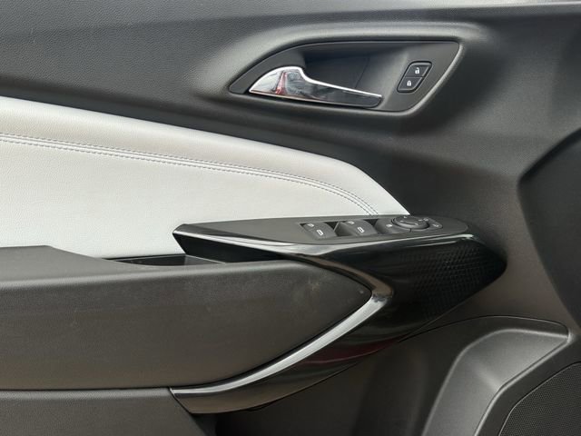 Used 2025 Chevrolet Trax LT FWD image 26
