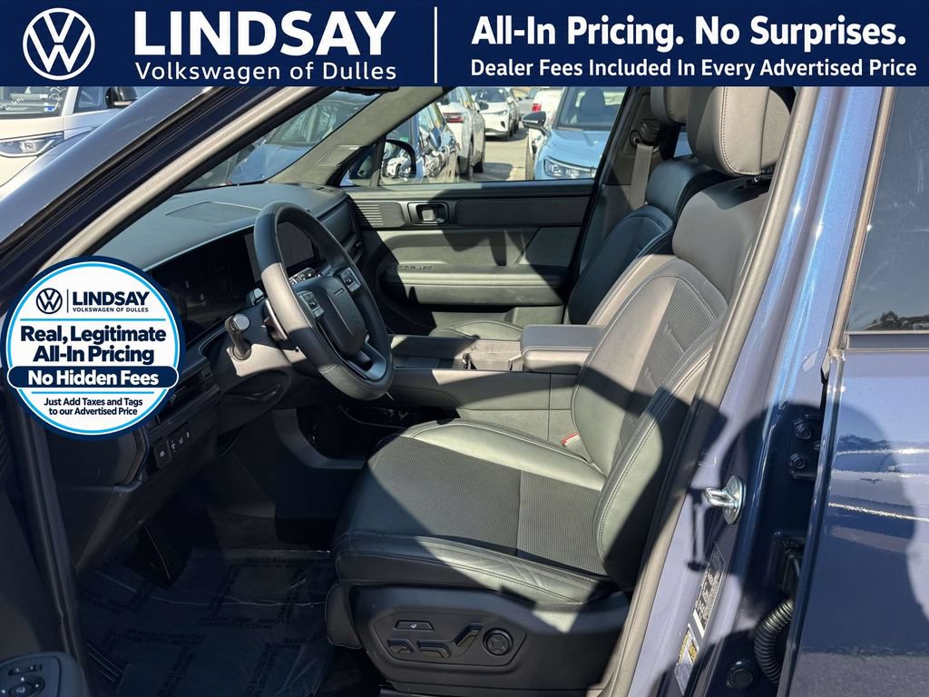 Used 2025 Hyundai Santa Fe Calligraphy AWD/4WD image 11