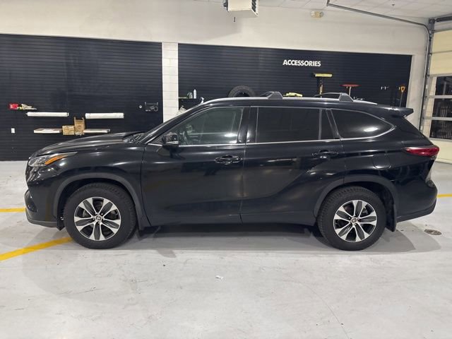 Used 2021 Toyota Highlander XLE image 5