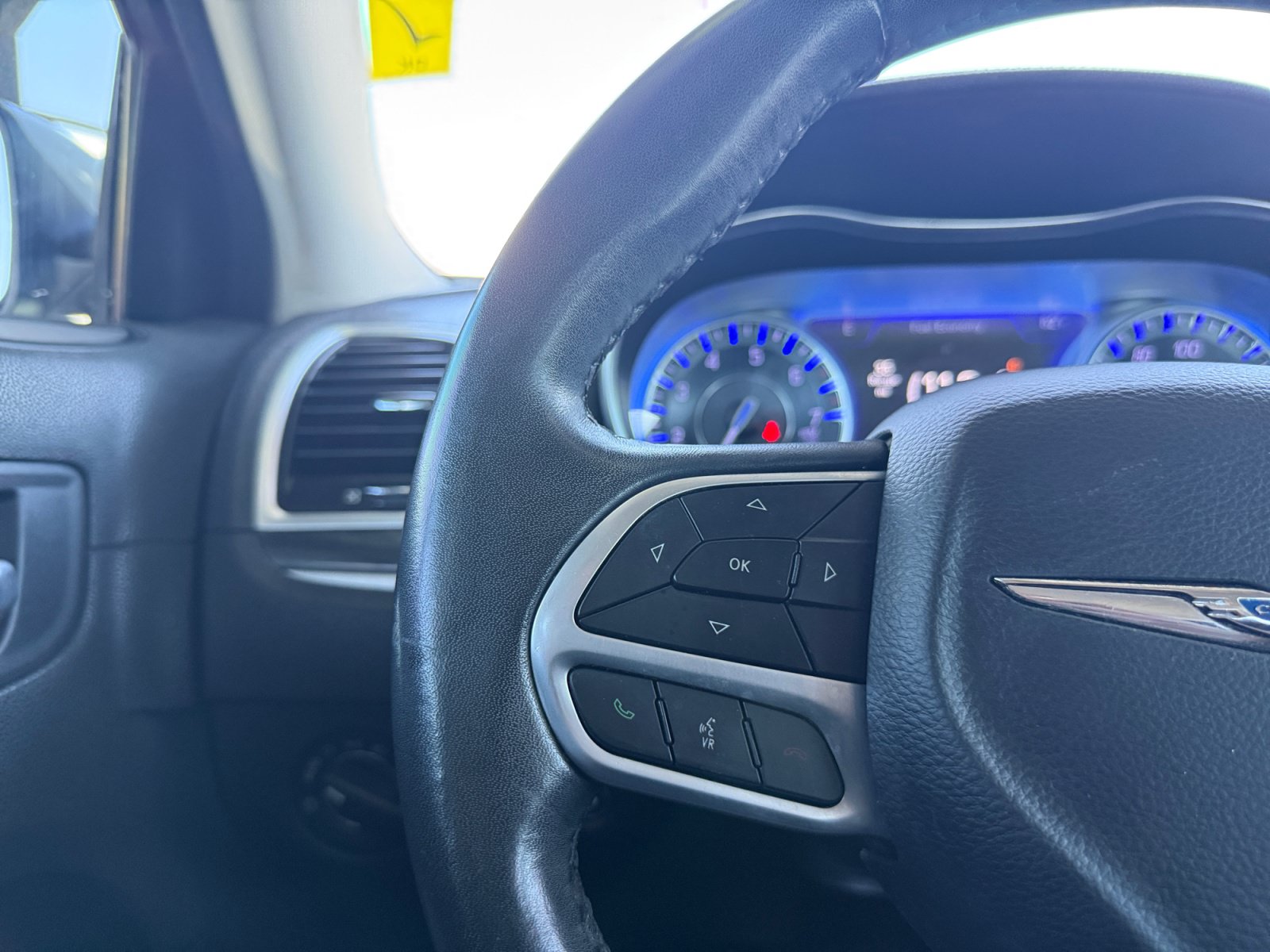 Used 2019 Chrysler 300 Touring RWD image 18