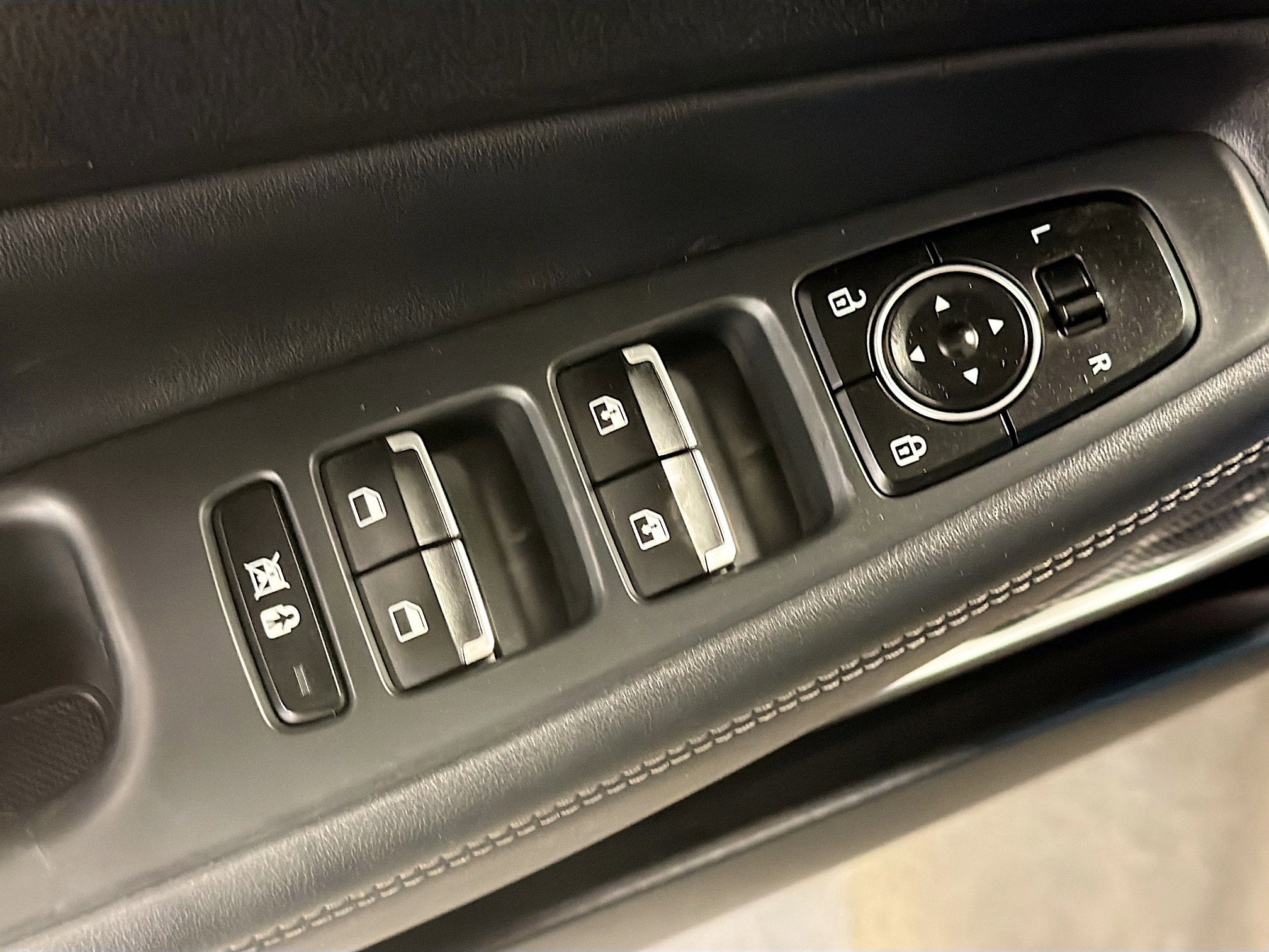 Used 2020 Hyundai Santa Fe SEL w/ Cargo Package image 15