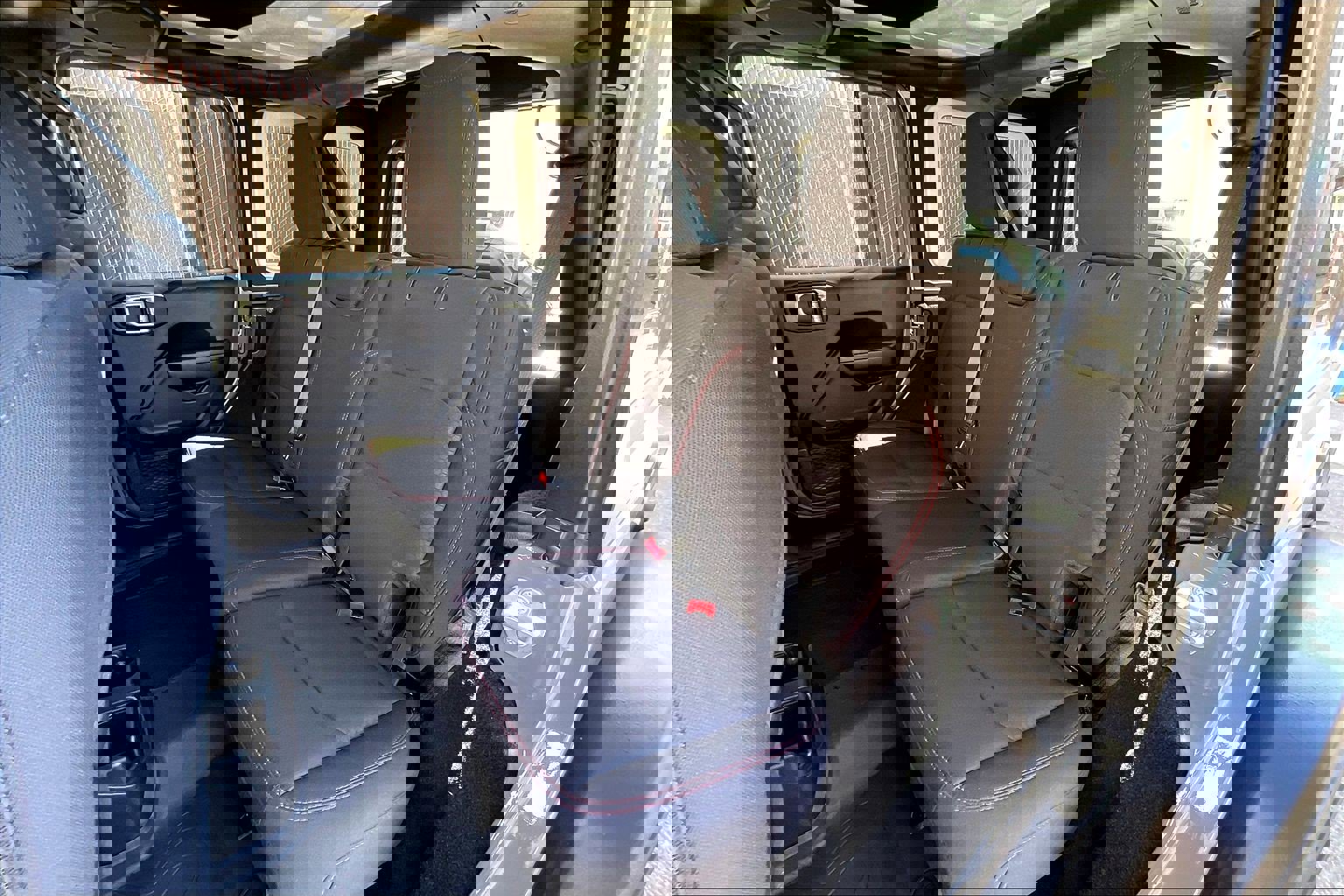 Used 2023 Jeep Wrangler Unlimited Rubicon image 24