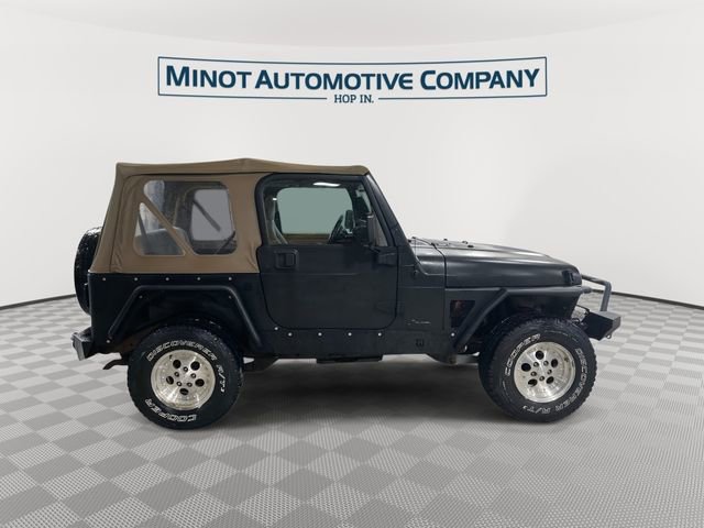 Used 1997 Jeep Wrangler Sahara AWD/4WD image 9