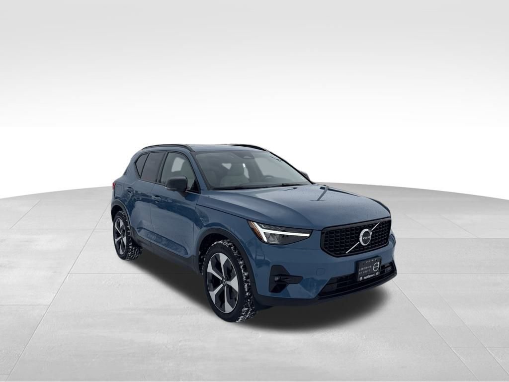 Certified 2023 Volvo XC40 B5 Plus w/ Driver Assist Package image 32