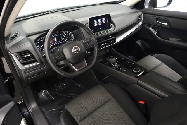 Used 2025 Nissan Rogue SV AWD/4WD image 12