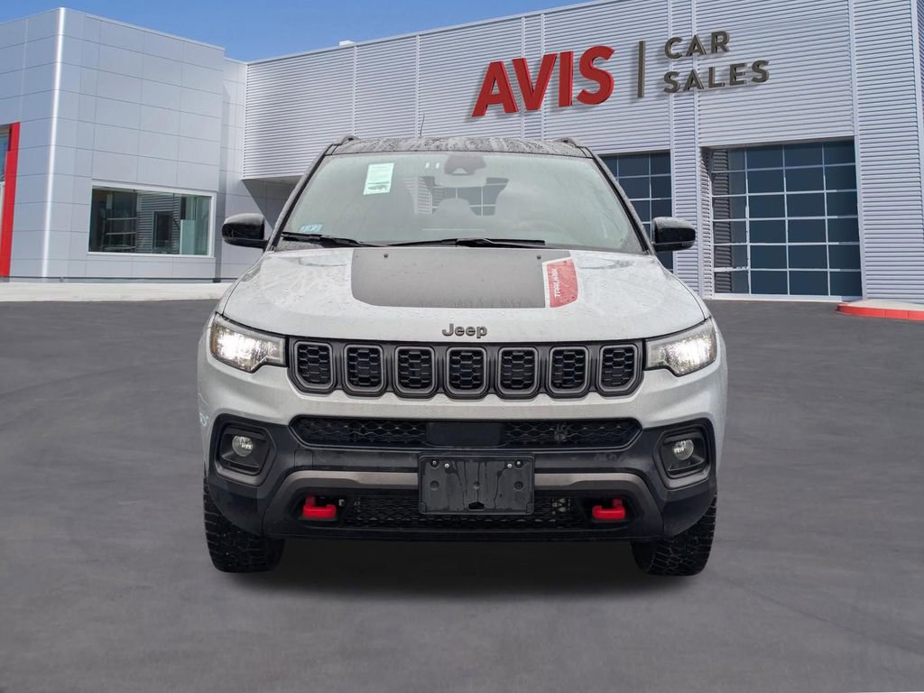 Used 2025 Jeep Compass Trailhawk image 2
