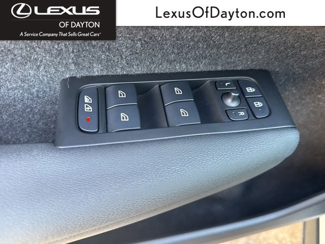 Used 2021 Volvo XC40 T5 R-Design w/ Climate Package image 13