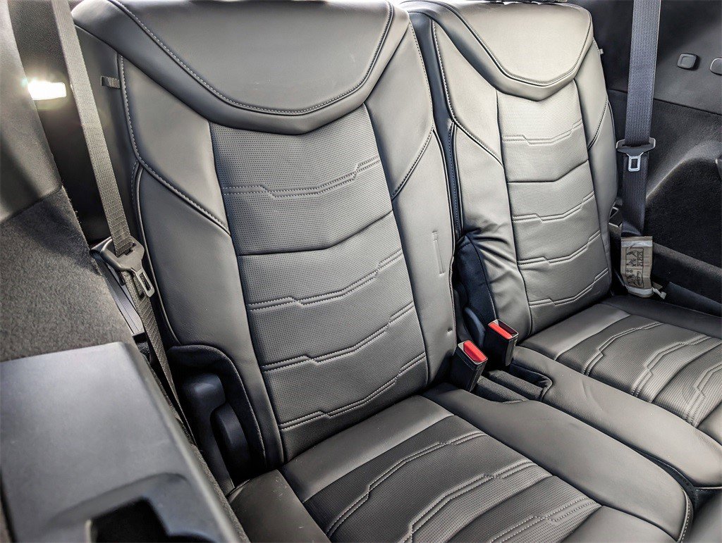 Certified 2024 Cadillac XT6 Sport w/ Platinum Package image 16