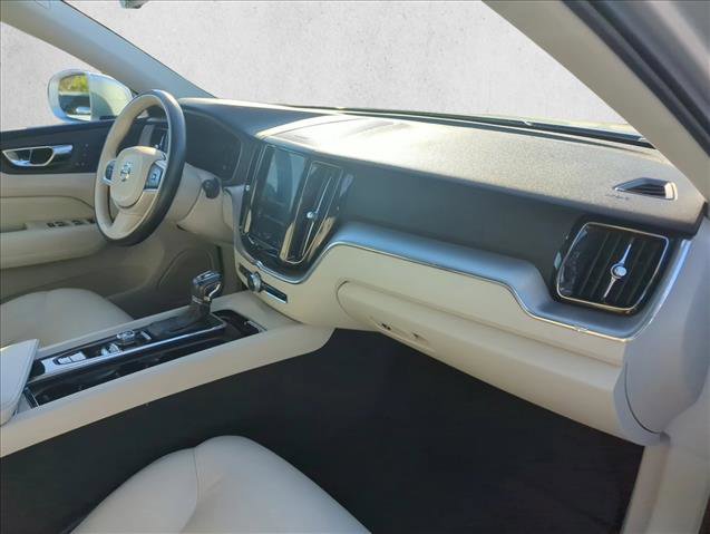 Used 2020 Volvo XC60 T6 Momentum w/ Protection Package Premier AWD/4WD image 27