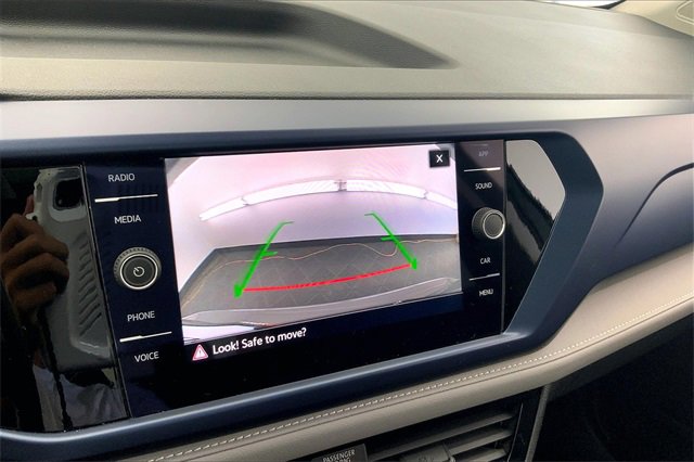 Used 2024 Volkswagen Taos SE image 21