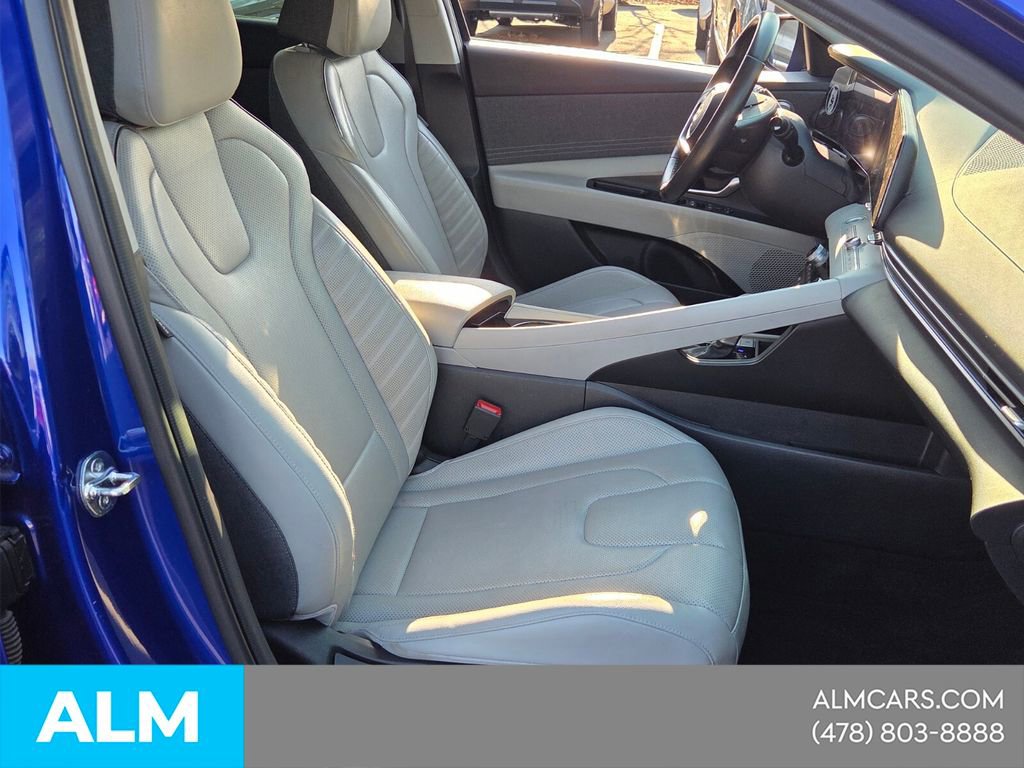 Used 2024 Hyundai Elantra Limited image 19
