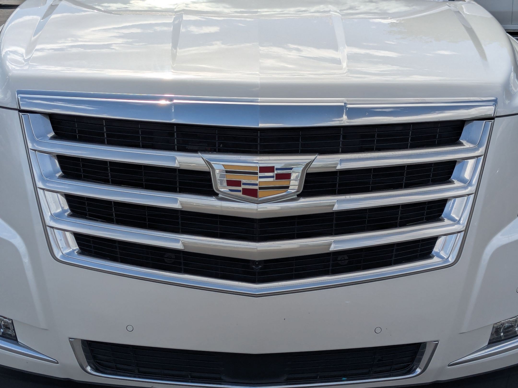 Certified 2020 Cadillac Escalade Premium Luxury AWD/4WD image 10