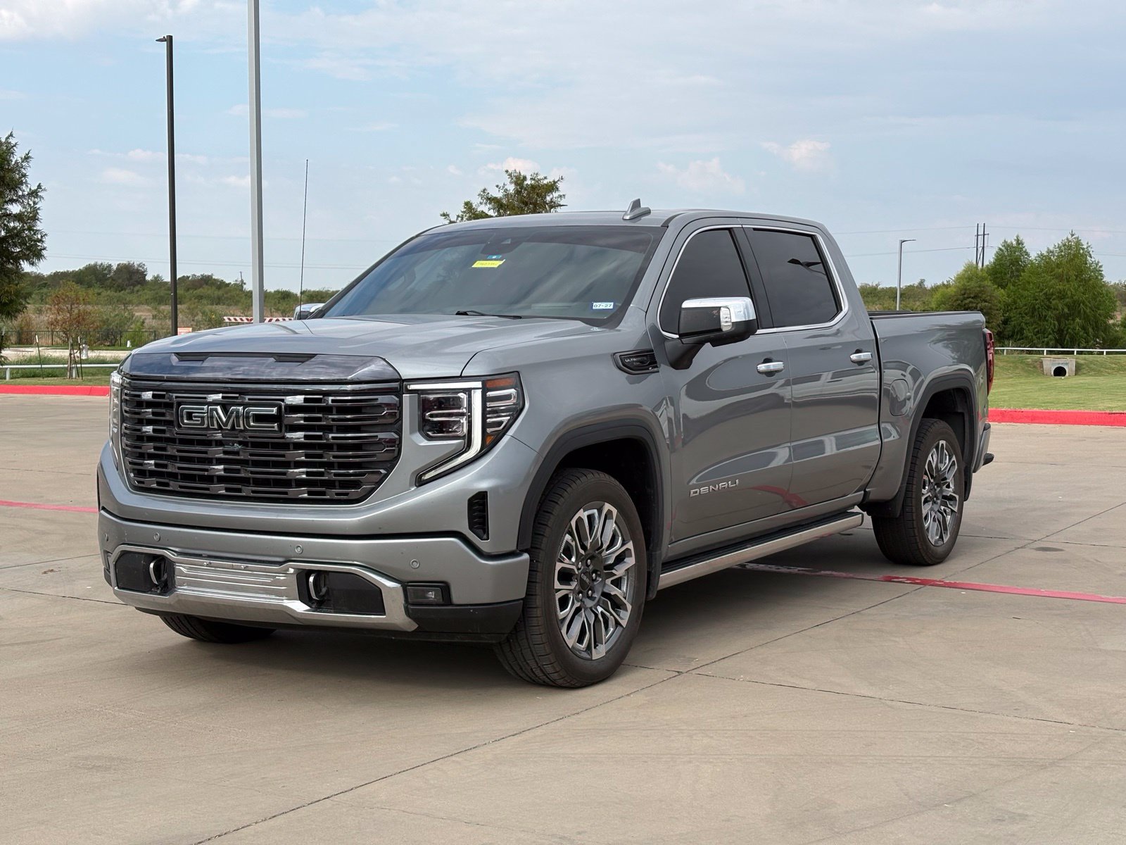 Certified 2024 GMC Sierra 1500 Denali Ultimate AWD/4WD image 3