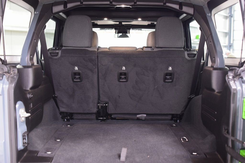 Used 2024 Jeep Wrangler Rubicon w/ Safety Group image 21