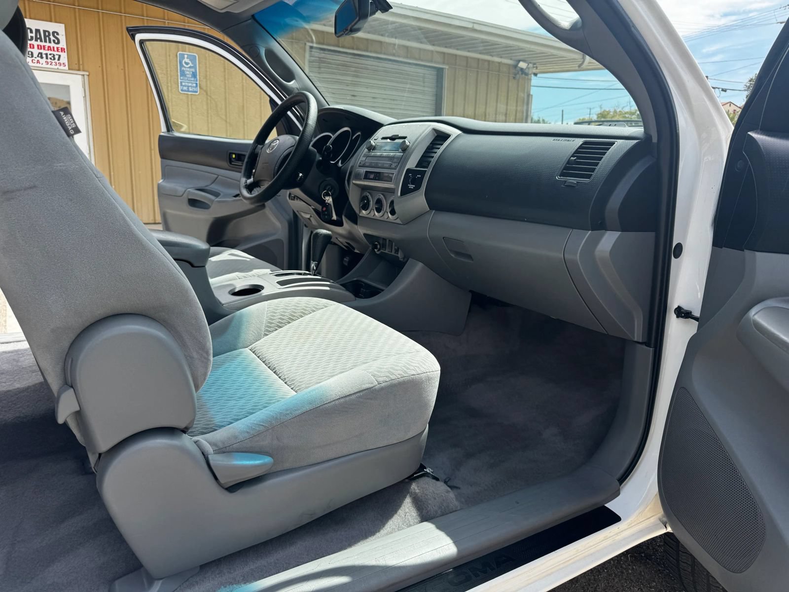 Used 2011 Toyota Tacoma PreRunner w/ SR5 Pkg #2 RWD image 8