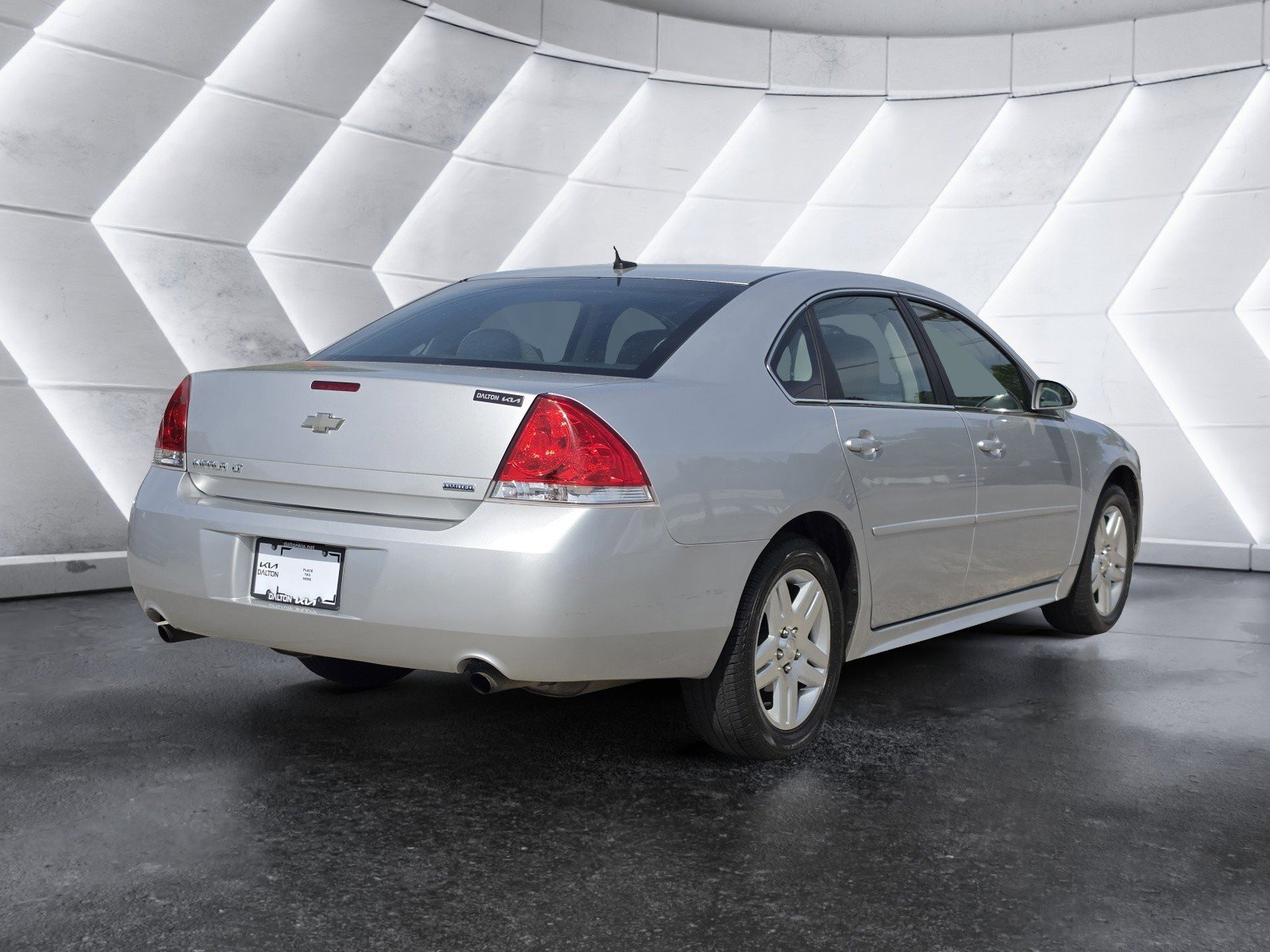 Used 2015 Chevrolet Impala LT w/ LT Sunroof Package FWD image 3