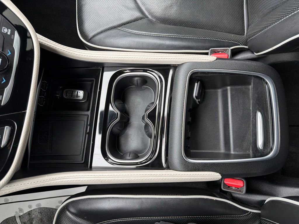 Used 2024 Chrysler Pacifica Limited image 29