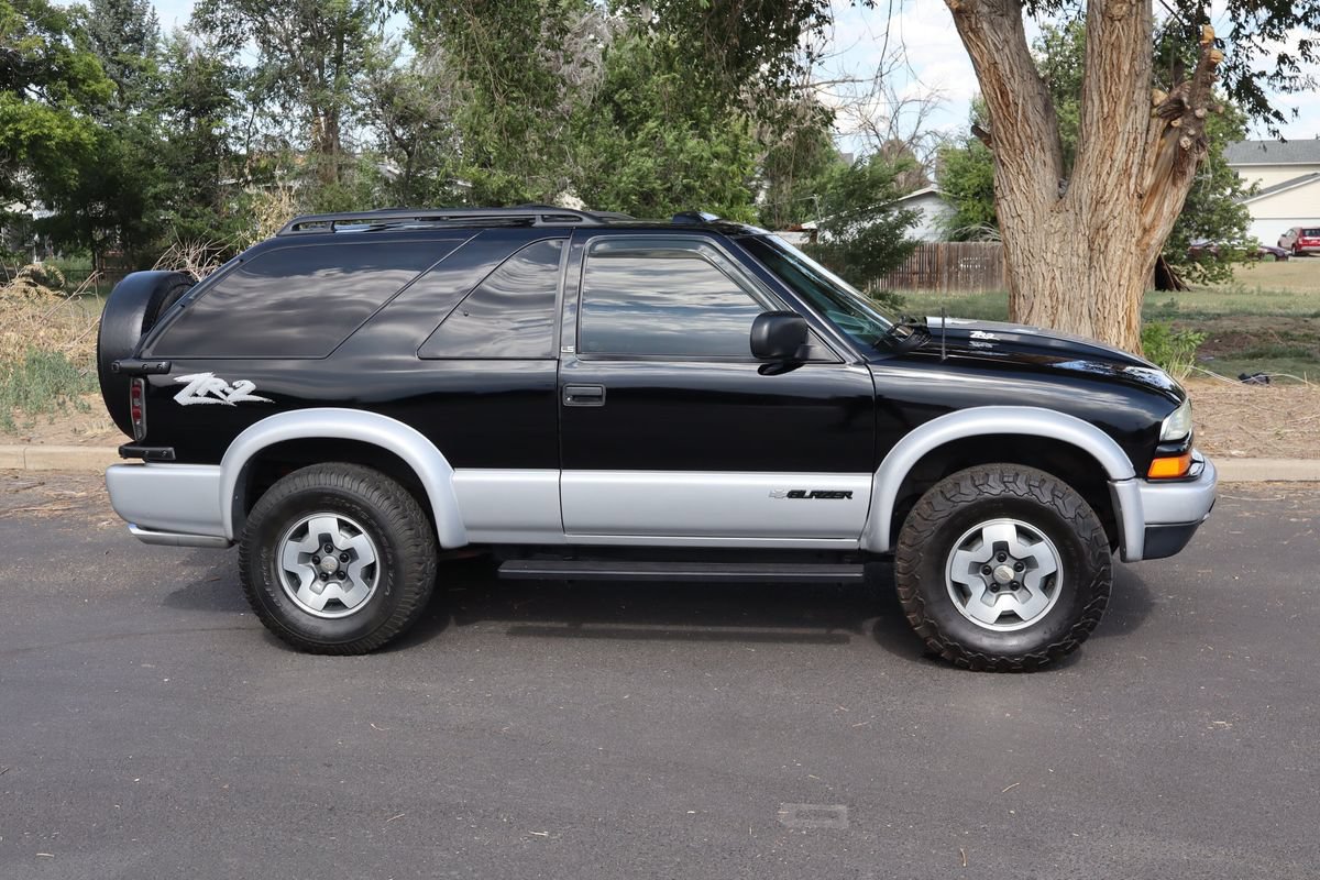 Used 2002 Chevrolet Blazer LS w/ Preferred Equipment Group AWD/4WD image 3