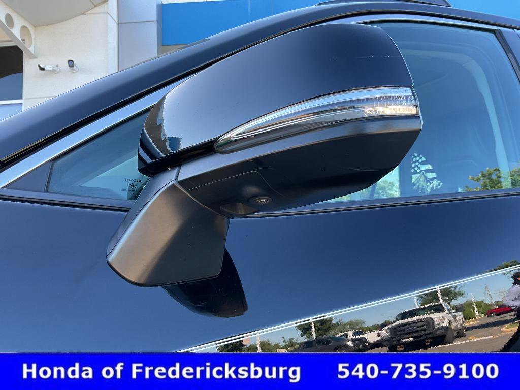 Used 2020 Toyota RAV4 Limited AWD/4WD image 16