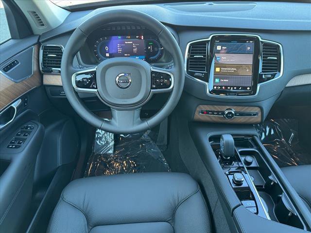 New 2025 Volvo XC90 T8 Plus w/ Protection Package Premier image 9