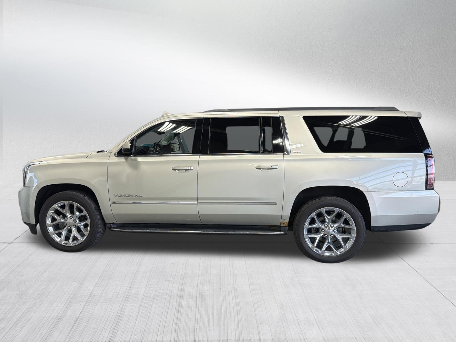 Used 2016 GMC Yukon XL SLT w/ Open Road Package image 4