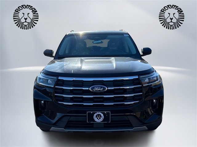 New 2026 Ford Explorer Active image 2